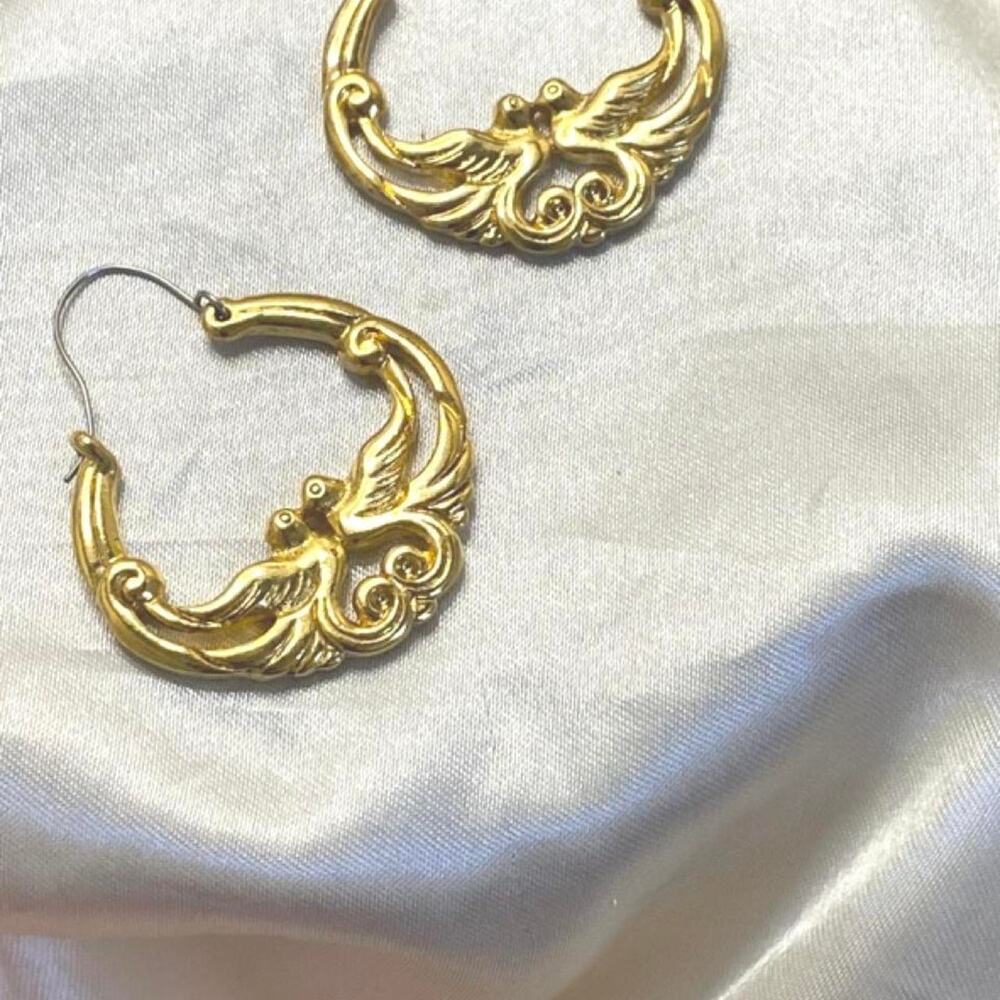 Vintage Avon Love Doves 10K Gold Plated Hoop Earrings Love Birds Pierced